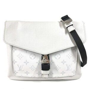 LOUIS VUITTON M30411 Taigalama Flap messenger Bag Crossbody Flap Shoulder Bag